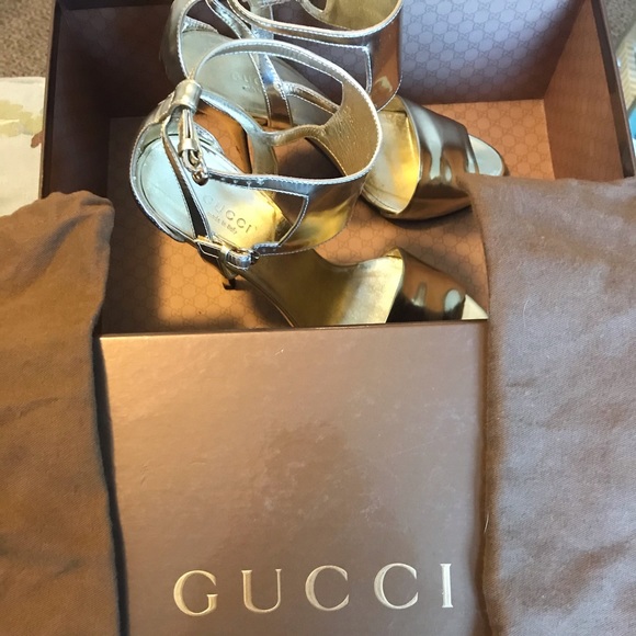 Gold Gucci Heels GORGEOUS!! - Picture 2 of 4